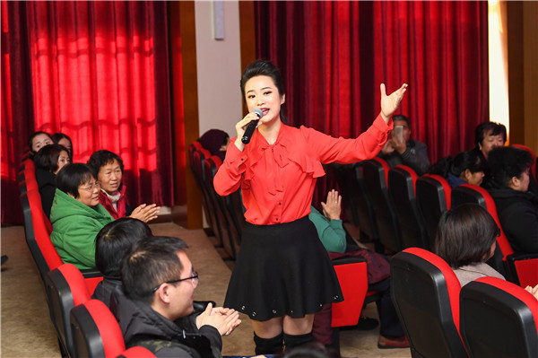 田碧珣带来女声独唱:《共圆中国梦》《中国顺》 (2).jpg
